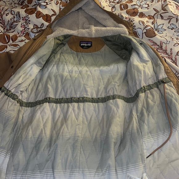 Patagonia Women’s Insulated Prairie Dawn Parka - Picture 7 of 7